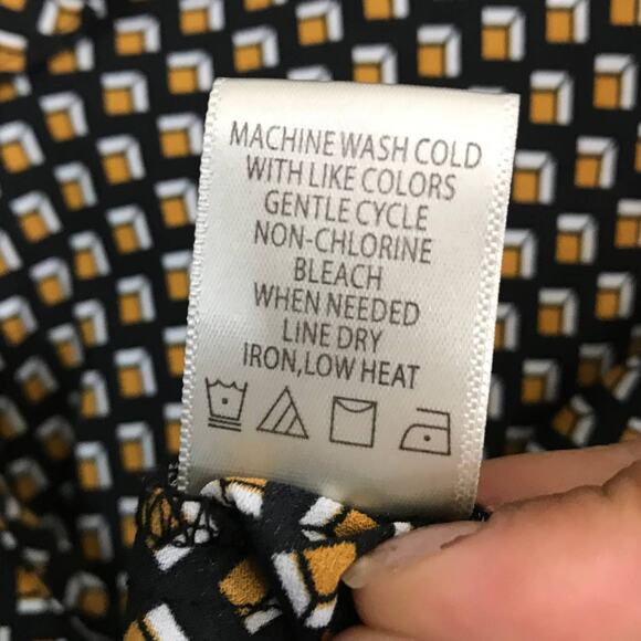 MAX STUDIO Ruffled Square Print Blouse - Picture 8 of 9